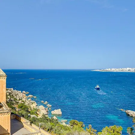 Scenic Seafront 3br By Mira