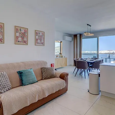 Scenic Seafront 3br By Mira 세인트폴스베이